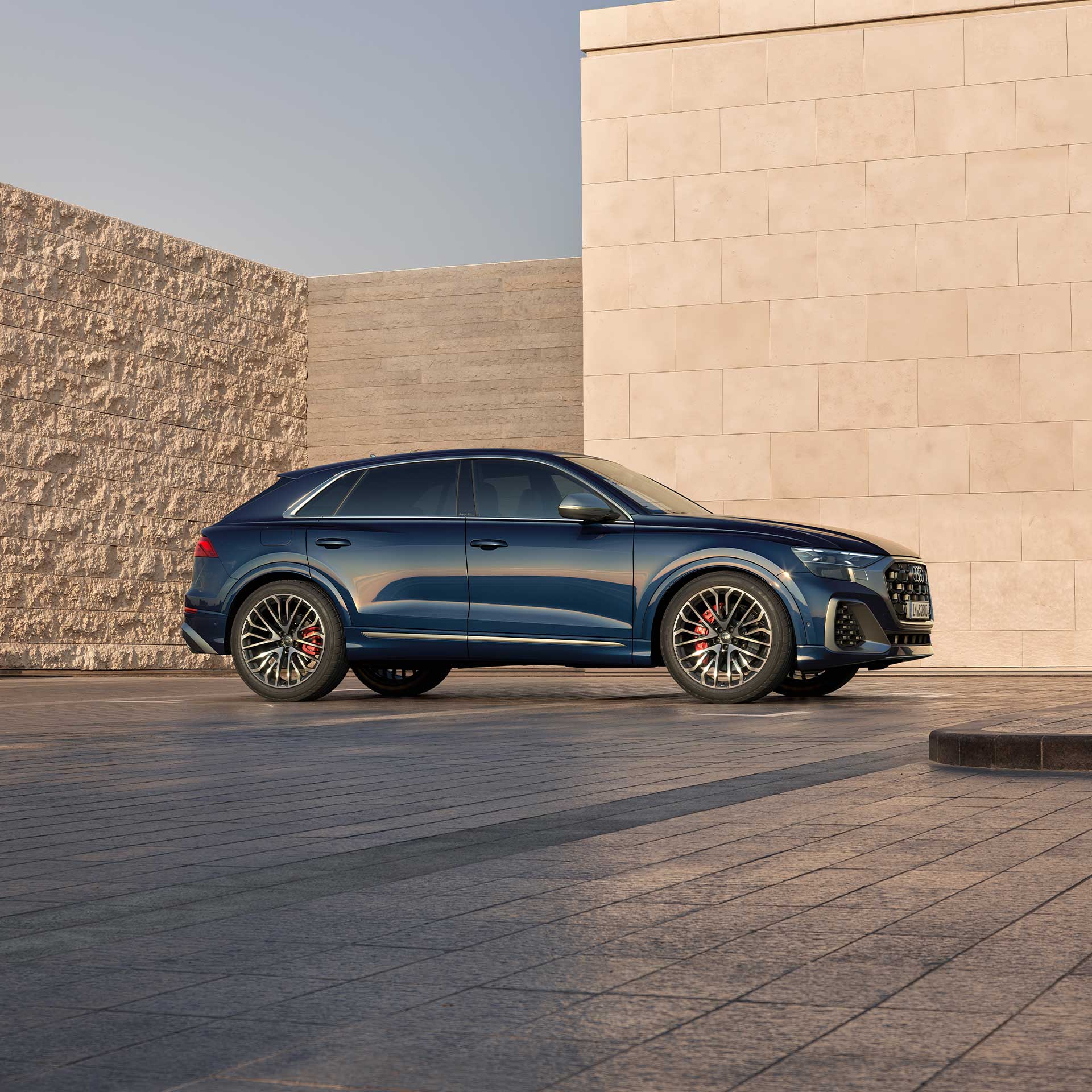 Seitenansicht Audi SQ8 SUV