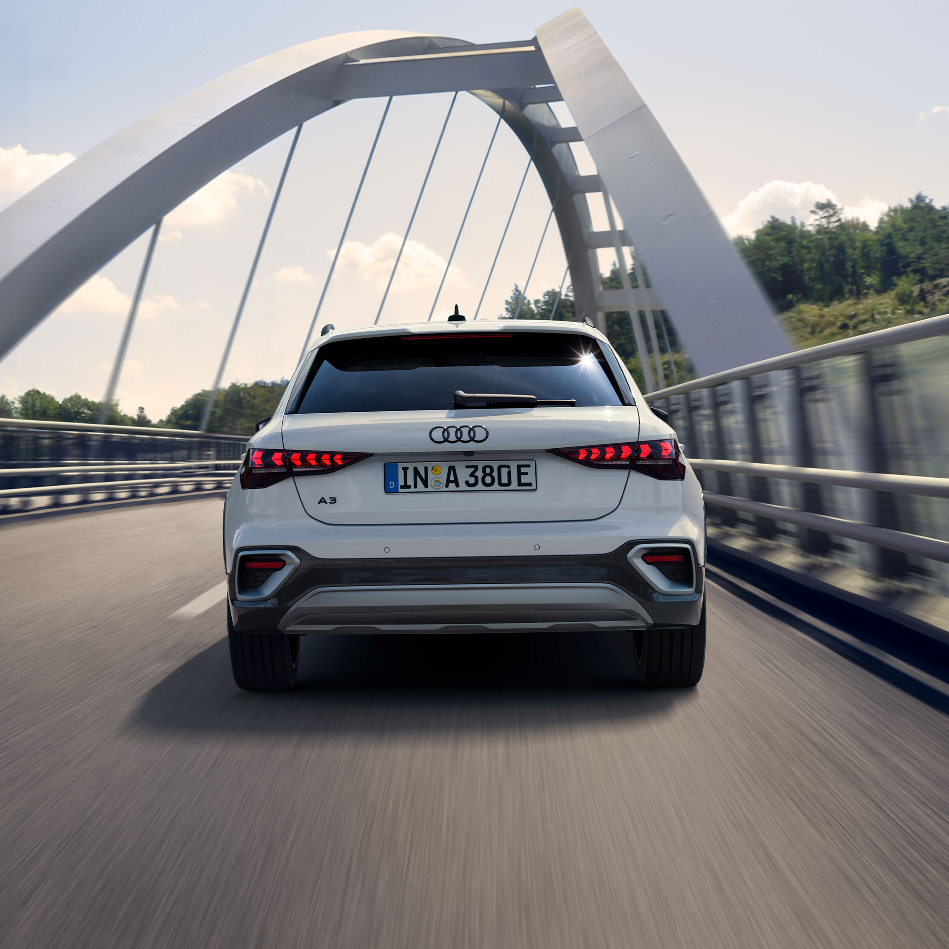 Audi A3 allstreet TFSI e dynamische Heckansicht