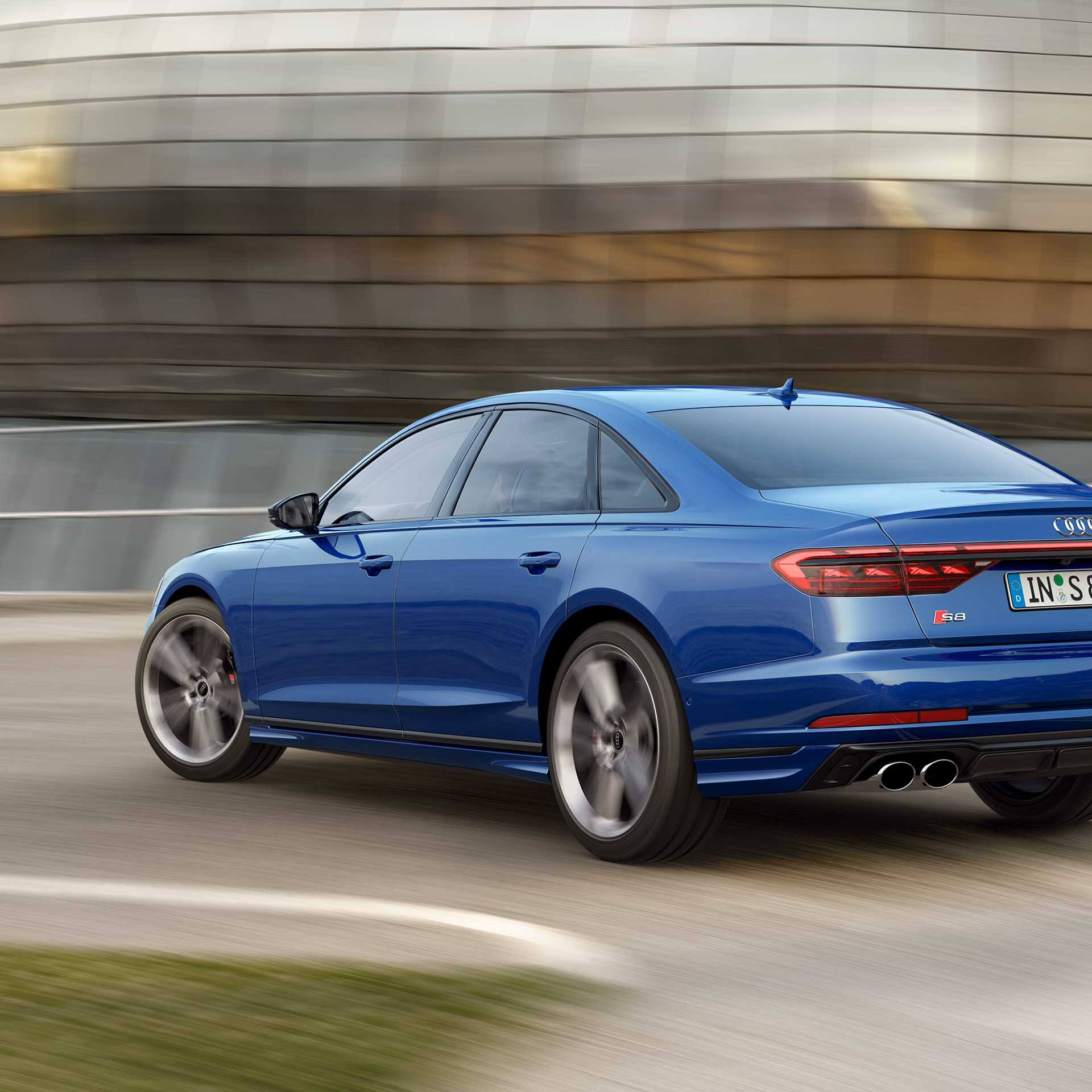 Fahrdynamische Ansicht Audi S8