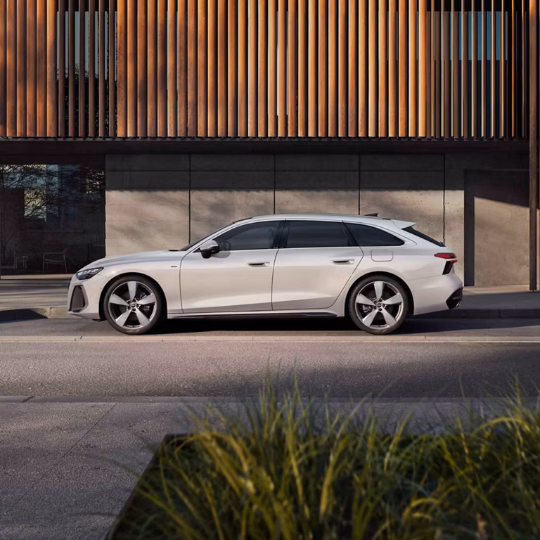 A6 Avant e-hybrid seitlich