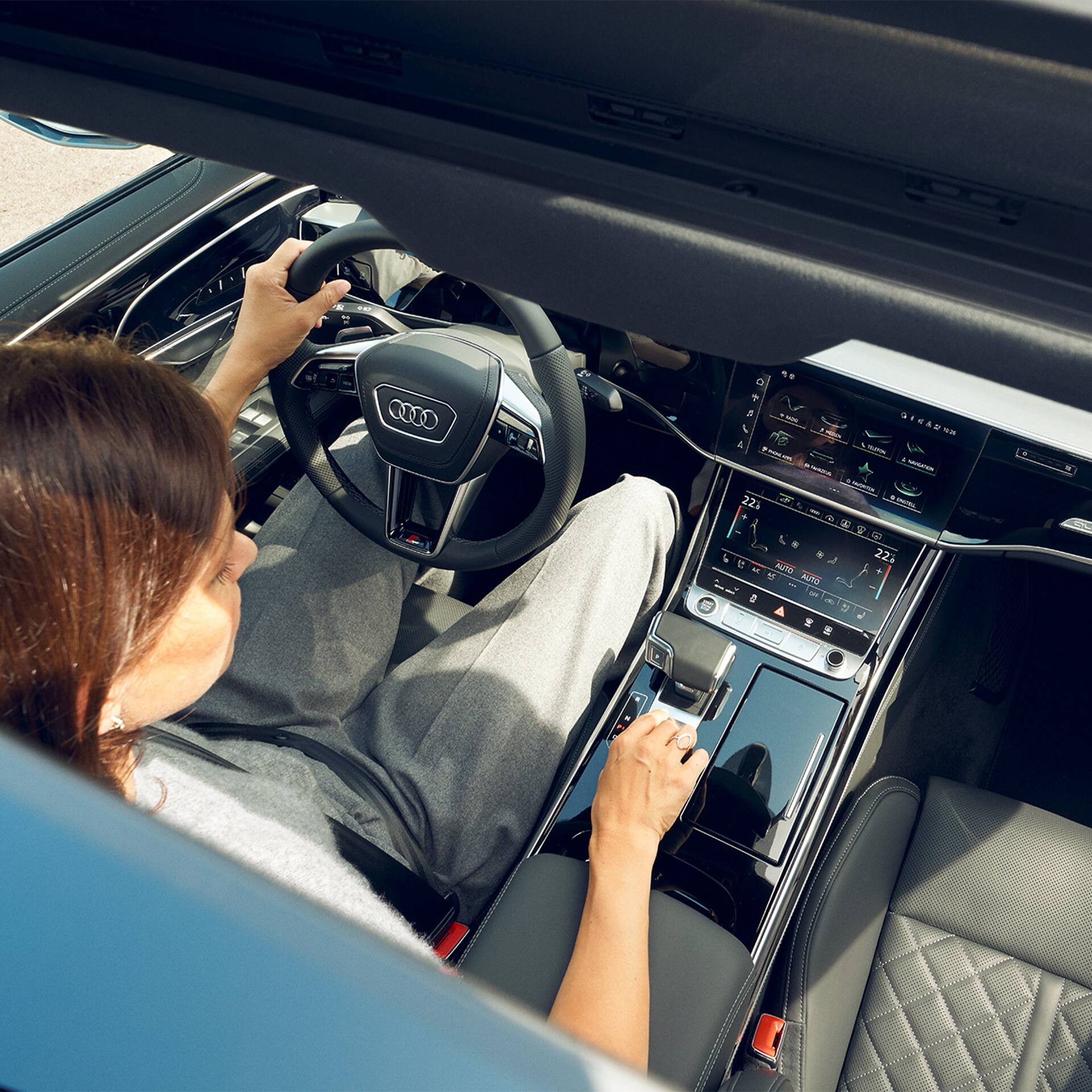 Panorama-Glasdach im Audi A8 L TFSI e