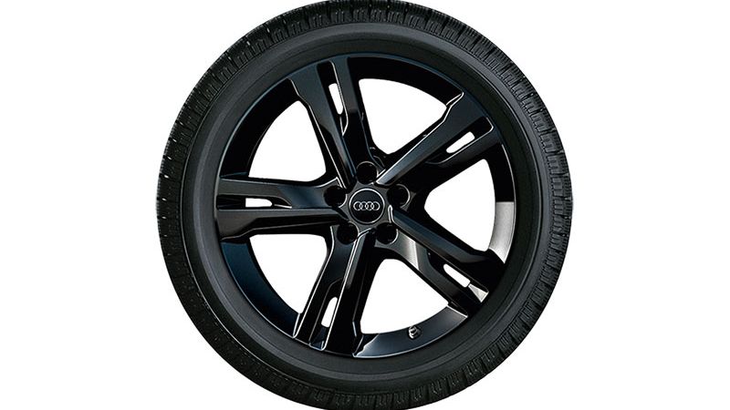 Audi A8 5 Arm Ramus Design schwarz Winterkomplettrad