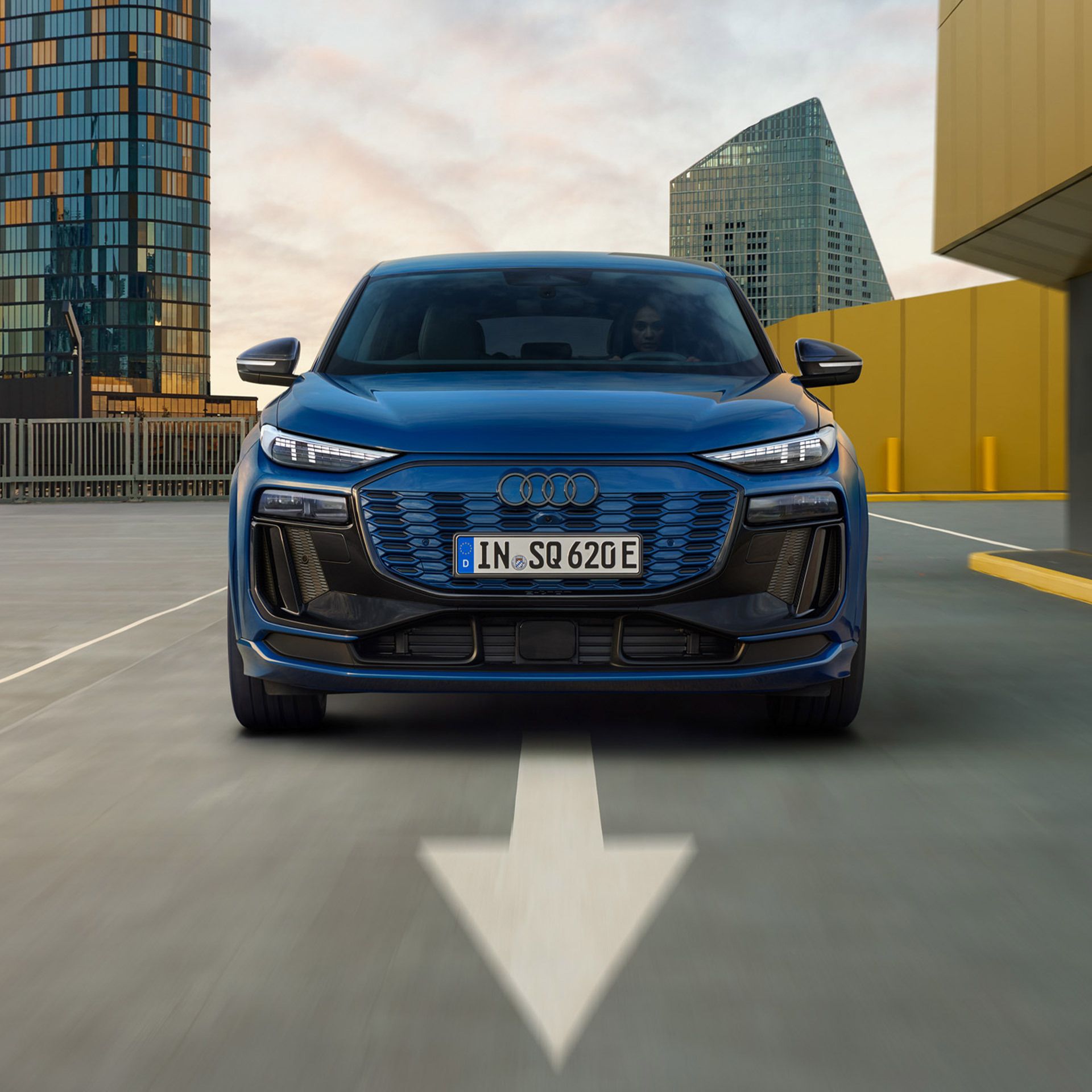 Frontalansicht eines Audi SQ6 Sportback e-tron