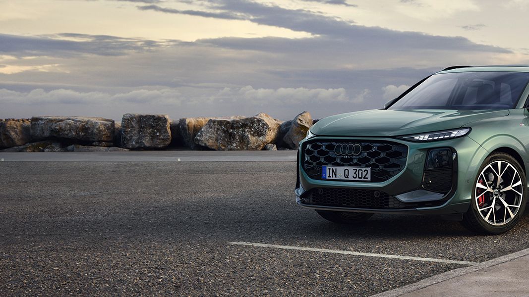 Q3_2025_8058  Audi Q3 SUV - Beauty Exterior - 3/4 Front - Iconic