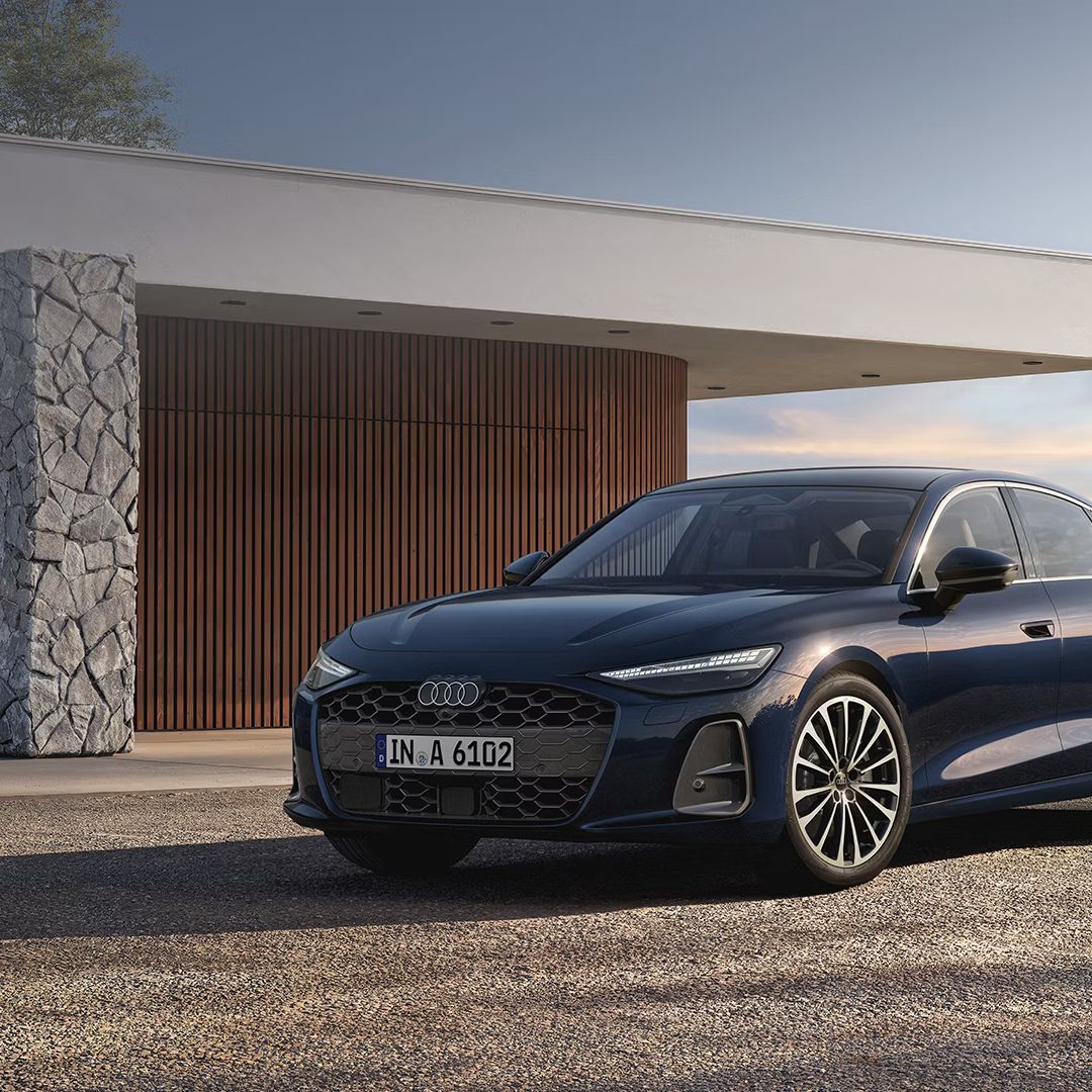 Seitliche Frontansicht einer Audi A6 Limousine